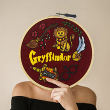 Load image into Gallery viewer, Hogwarts House Embroidery Hoop Art - Harry Potter
