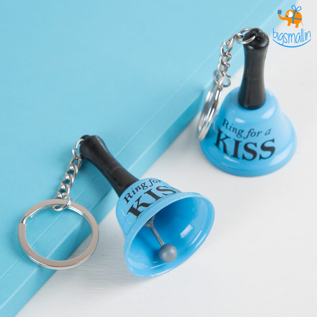 Ring For A Kiss Keychain – trueleafmarketeedc.com